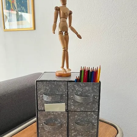 Bel à 100 Mètres De La