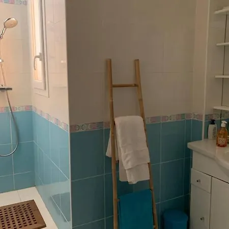 Apartment Bel A 100 Metres De La *